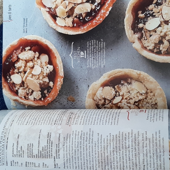 Bundle of Cookbook Magazines...Holiday Baking & Holiday Slow Cooker - Picture 3 of 16